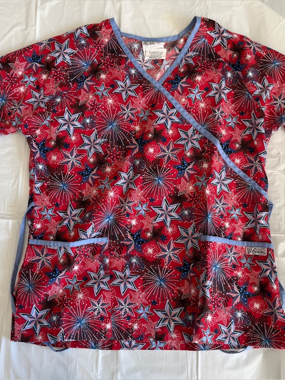 Woman’s Scrub Top M
